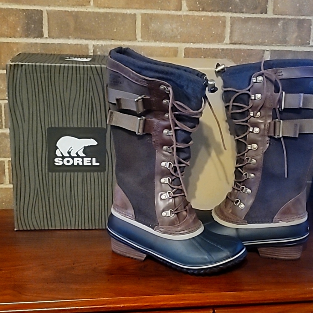 New Sorel winter boots size 9 never used
